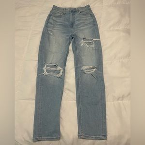 American Eagle Mom Straight Jean